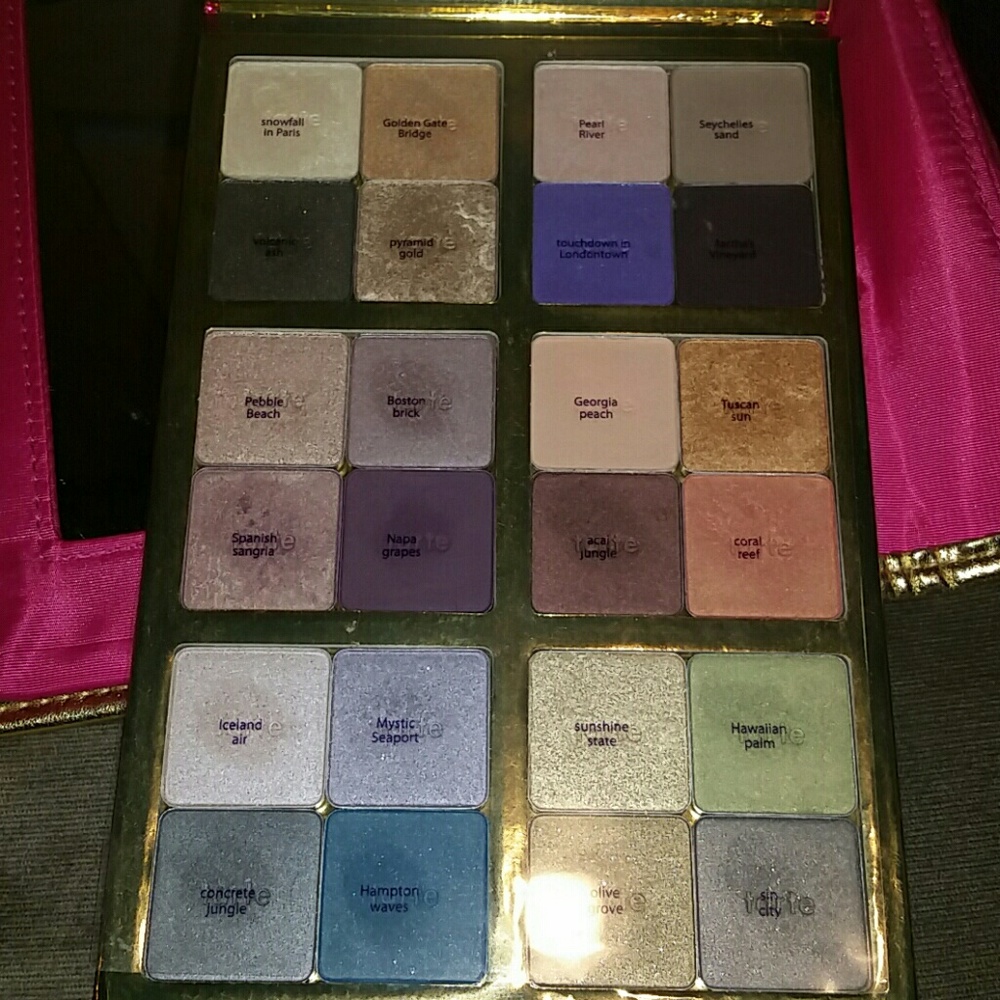 Tarte holiday shadow palette